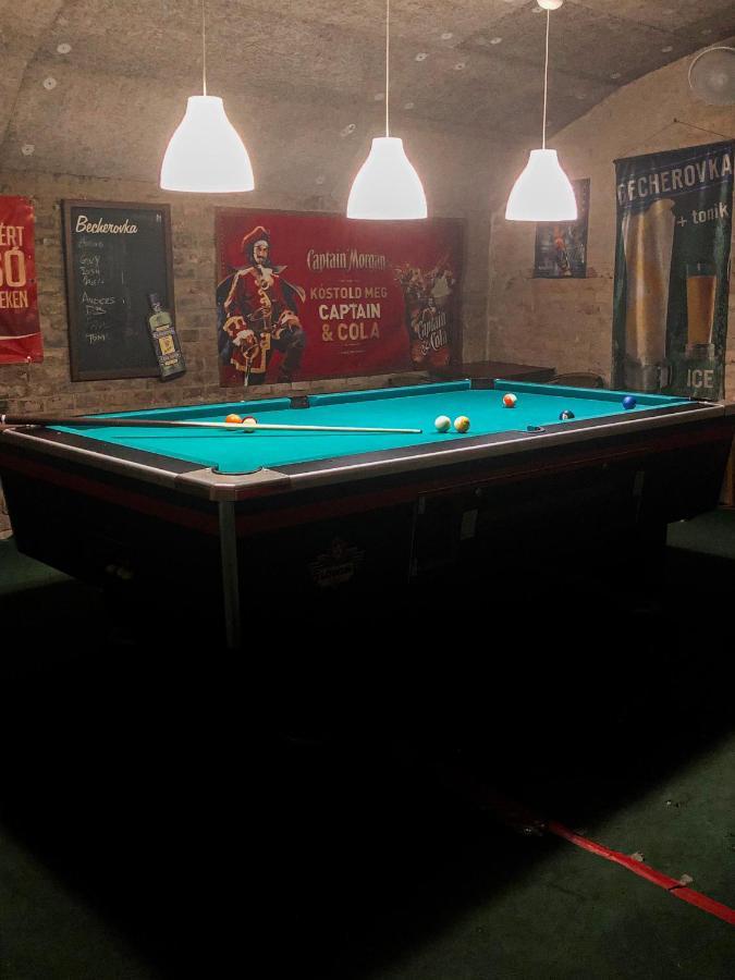 Whole Basement Former Pub2 For Stag Do, Men'S Cave Boedapest Buitenkant foto