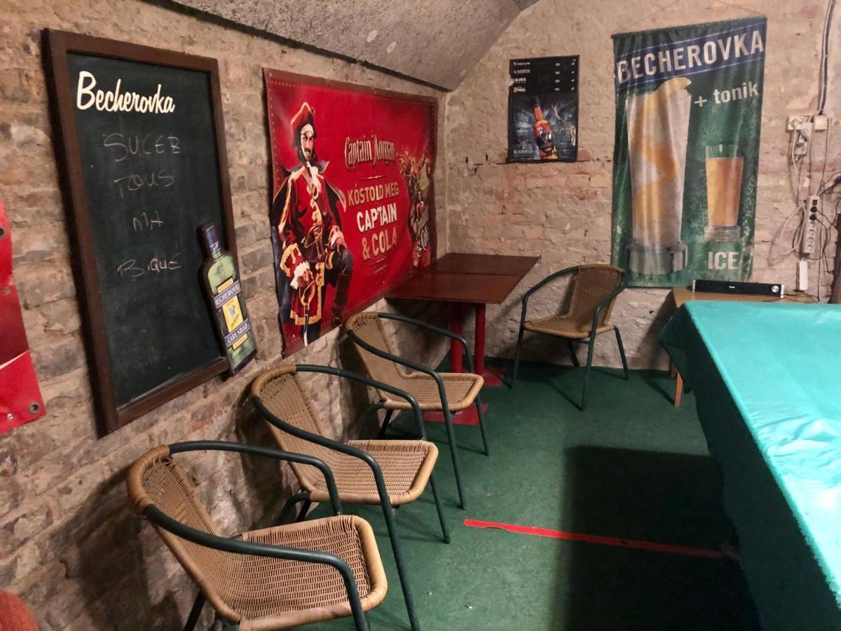 Whole Basement Former Pub2 For Stag Do, Men'S Cave Boedapest Buitenkant foto