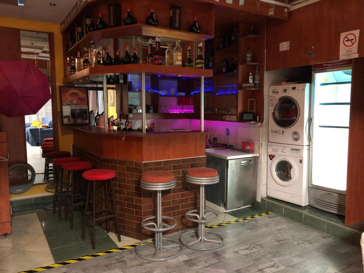 Whole Basement Former Pub2 For Stag Do, Men'S Cave Boedapest Buitenkant foto