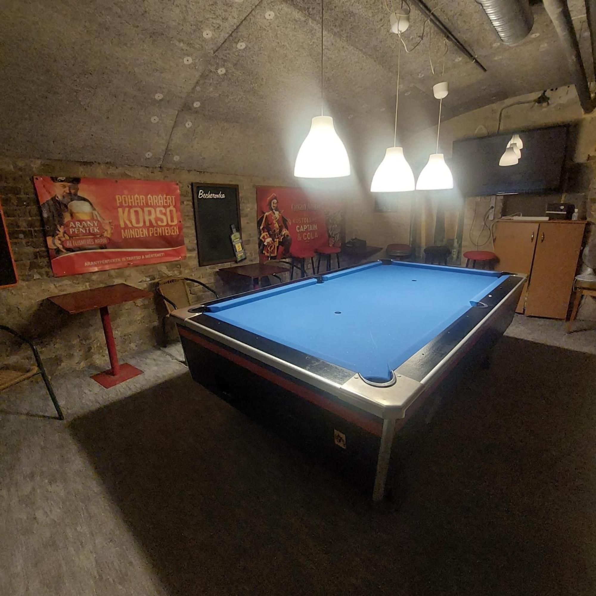 Whole Basement Former Pub2 For Stag Do, Men'S Cave Boedapest Buitenkant foto